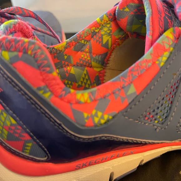 SKETCHERS 8.5 COMFORT FIT GEL INFUSED MEMORY FOAM COLORFUL LIKE NEW WORE 1INSIDE - Picture 13 of 15